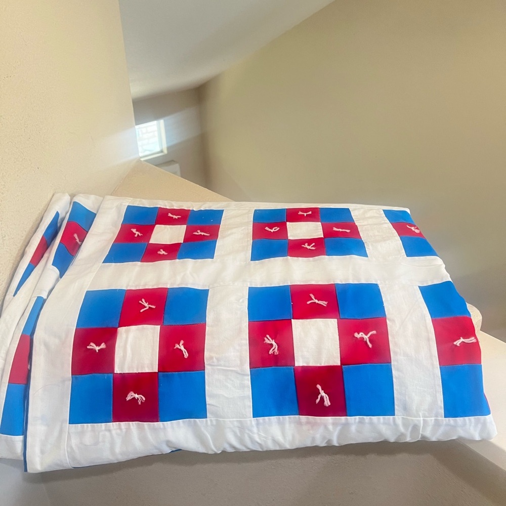 VNTG Handmade Cotton Red White Blue Colorful King Size Quilt Top  91 x 75‎